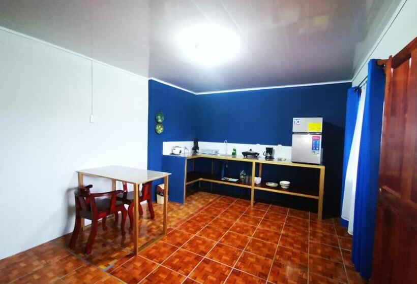 Апартаменты 1 Спальня, The Corner Airbnb