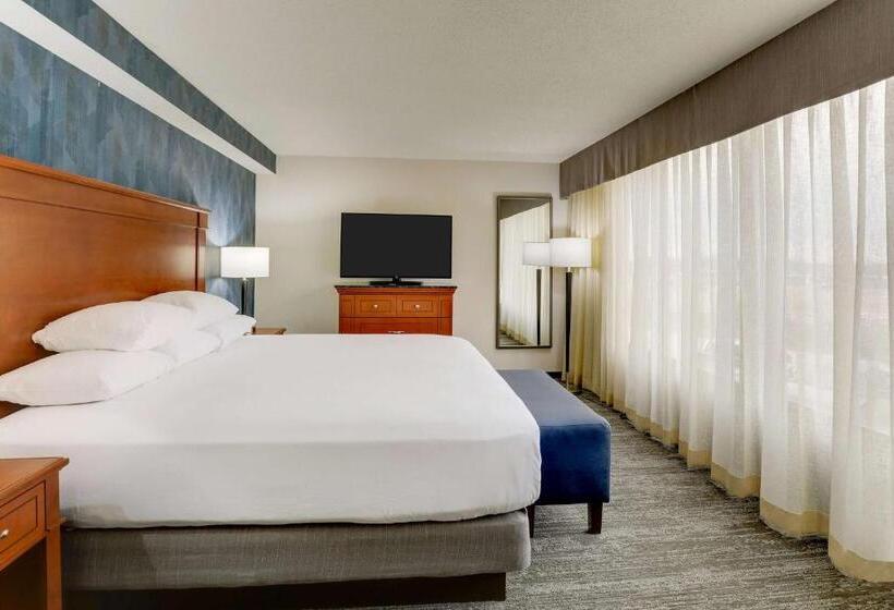Люкс Deluxe Кровать Кинг, Drury Inn & Suites St. Louis St. Peters