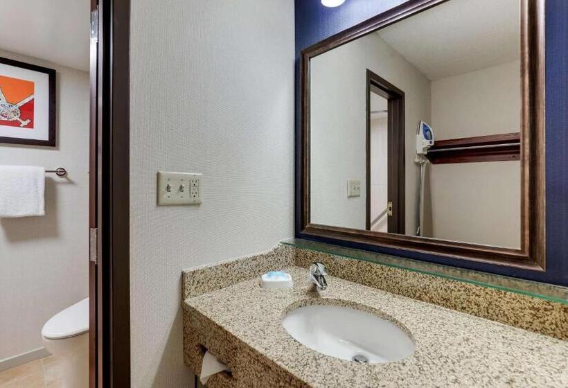 Номер Superior, Drury Inn & Suites St. Louis St. Peters