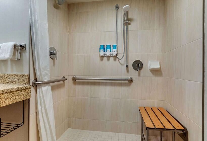 Номер Deluxe, Drury Inn & Suites St. Louis St. Peters