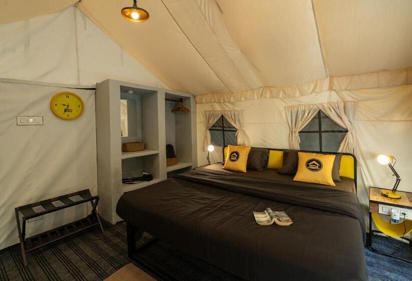 Deluxe Tent, The Hosteller Kasol Riverside