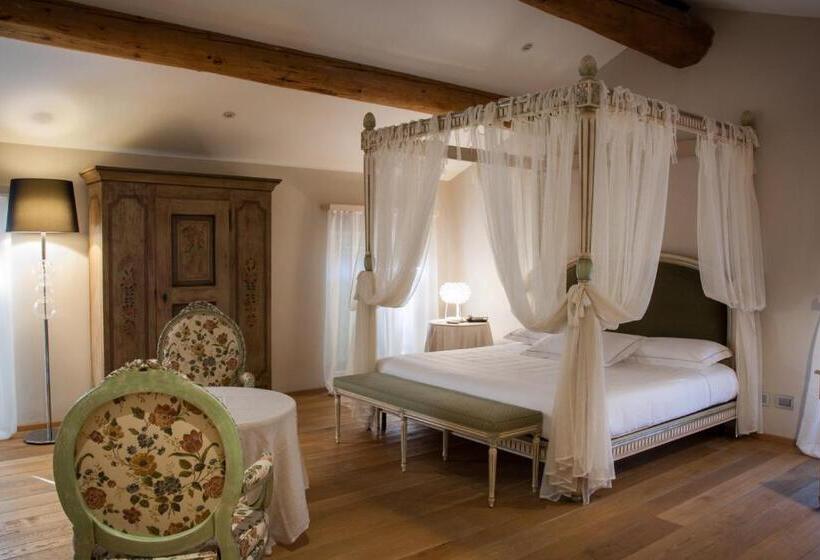 Полулюкс Вид на Сад, Villa Nabila
