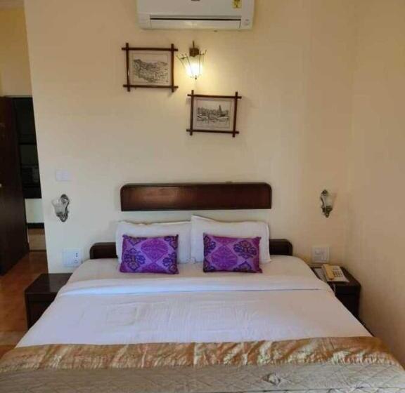 Номер Стандарт Вид на Бассейн, The Dhanhills   A Valley View Hotel In Panchgani