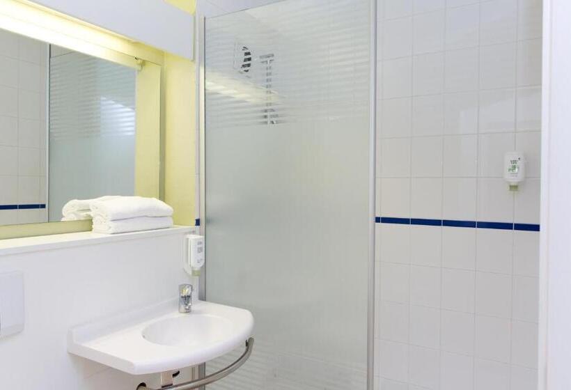Номер Стандарт Трехместный, Ibis Budget Aix Les Bains  Gresy