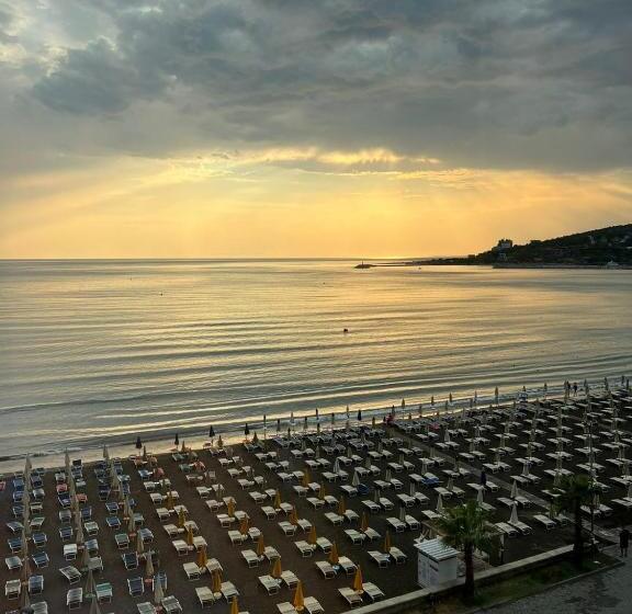 디럭스 스위트 바다 전망, Leon   Beach Front