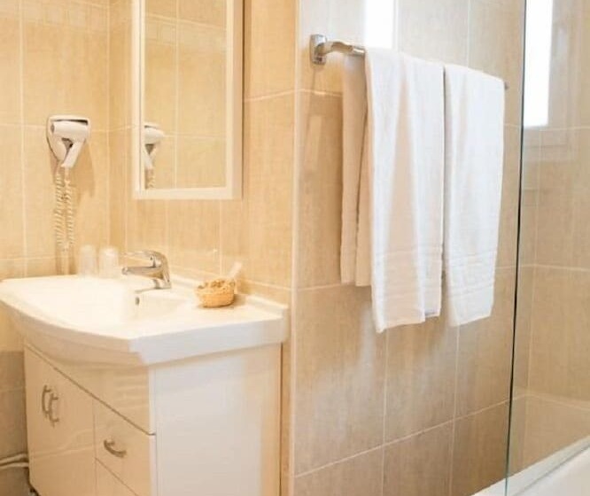 Семейный Номер, Hôtel Bellevue