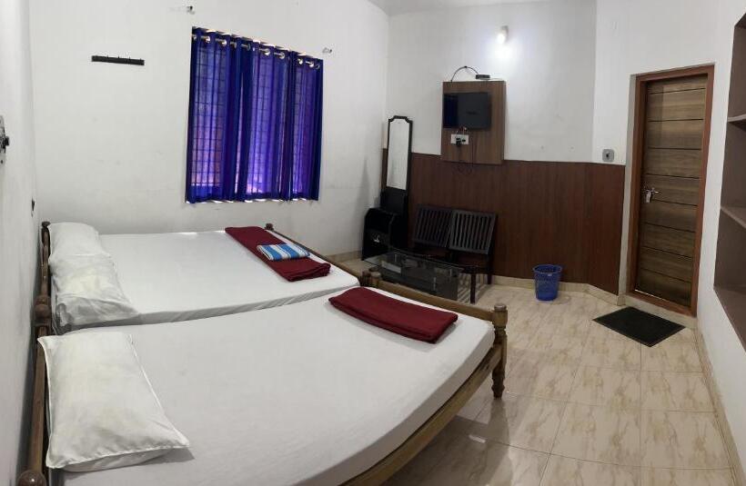 Номер Стандарт, Dakshinakasi Guest House