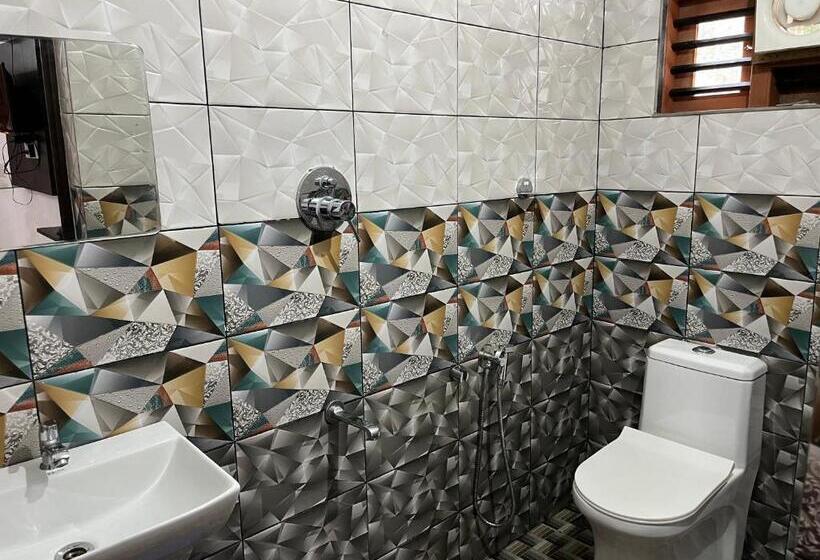 Номер Deluxe с Балконом, Dakshinakasi Guest House