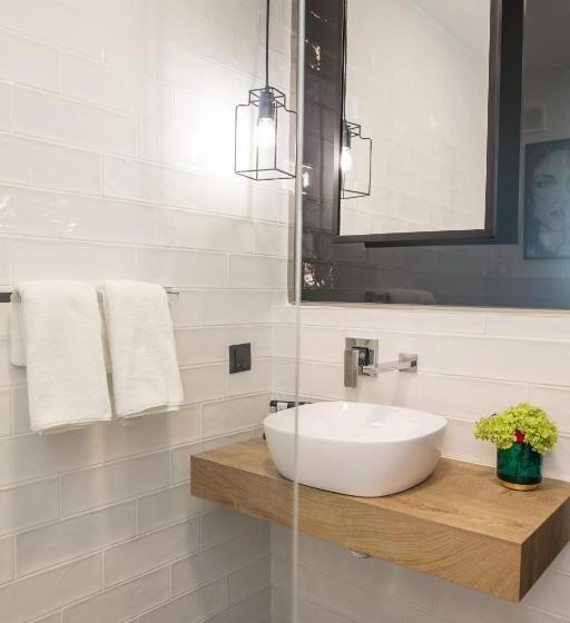 חדר סטנדרט, Reverence Boutique