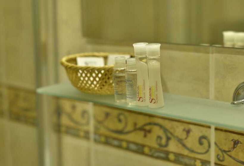 اتاق استاندارد سه نفره, Sarnic Hotel & Sarnic Premier