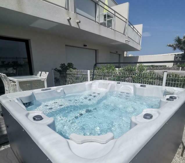 Люкс с гидромассажем, Le Nautilia Résidence De Luxe Réservée Aux Couples