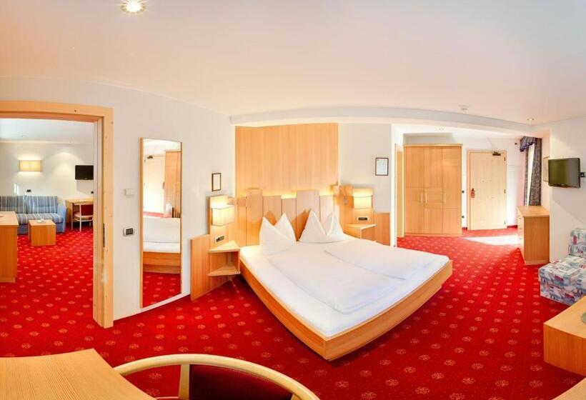 Четырехместный Номер Стандарт с Балконом, Granpanorama Hotel Stephanshof