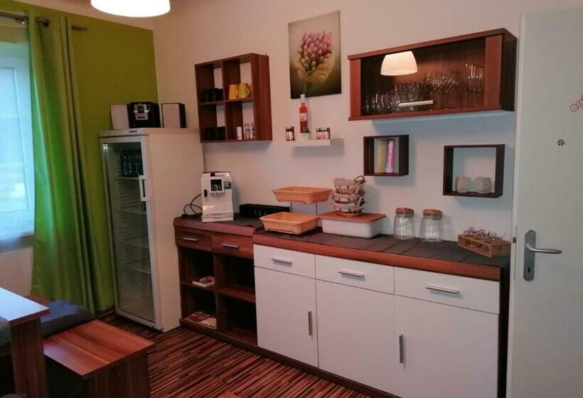 اتاق اکونومی, Gästehaus Ruinenblick