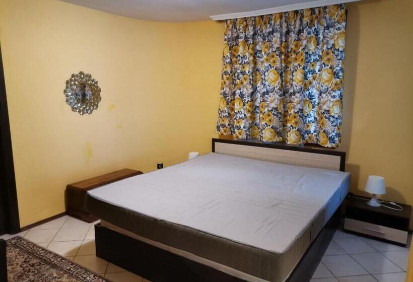 آپارتمان 1 خوابه با تراس, Guest House Yanita