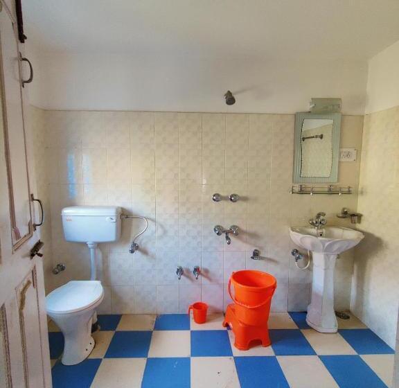 اتاق استاندارد با تخت بزرگ, Calm Holiday Inn