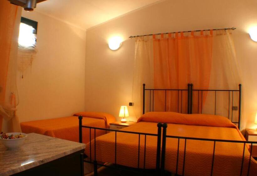 Четырехместный Номер Стандарт с Балконом, B&b Rita E Renzo
