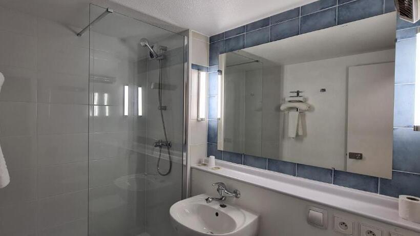 Номер Стандарт, Kyriad Direct Nancy Sud  Vandoeuvre   Rénové