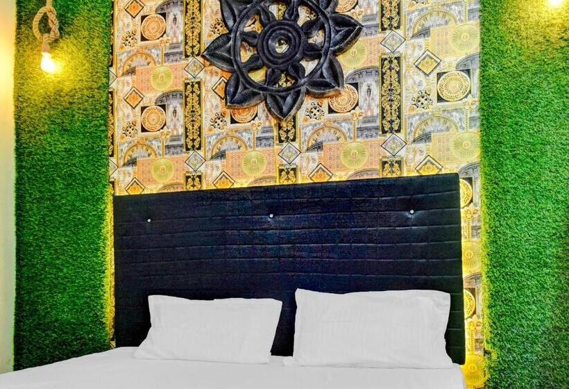 Номер Стандарт Трехместный, Spot On Hotel Seema Inn