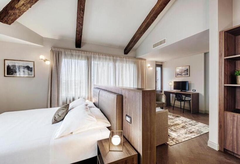 سوییت, Porta Altinia Suites