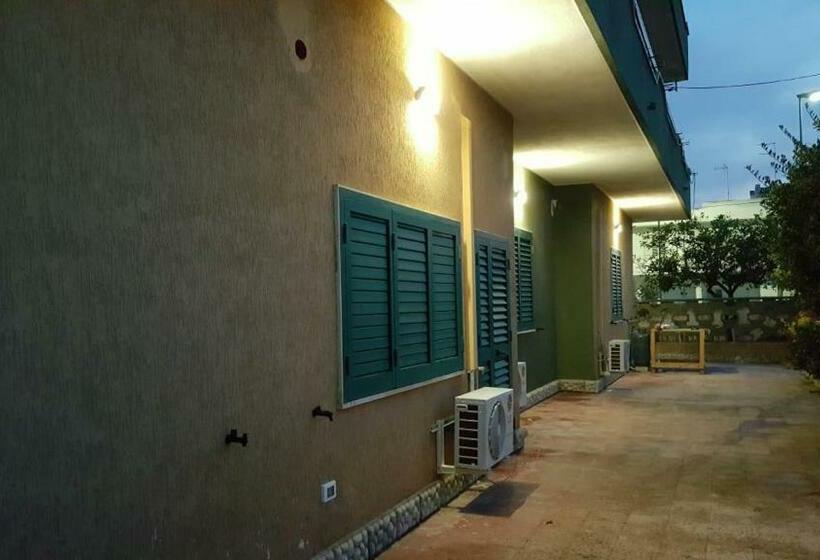 コンフォートトリプルルーム, Mediterranea Guest House