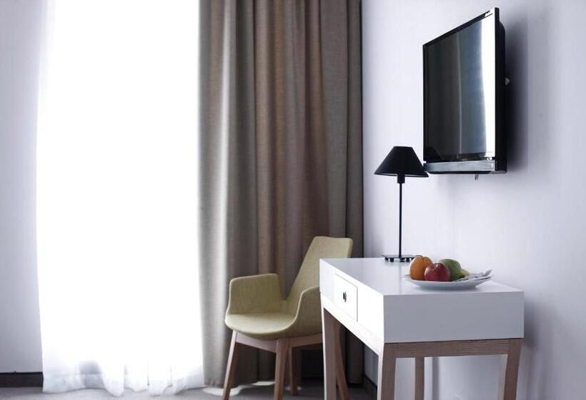 اتاق سوپریور, Bleecker Hotels