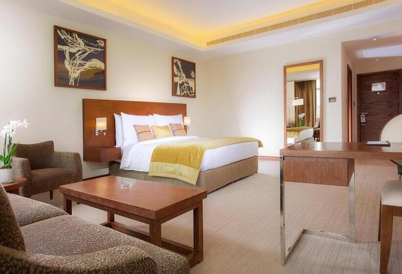 سوییت جونیور, Copthorne Hotel Baranan