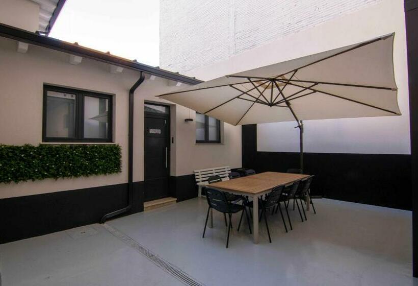 דירת שלושה חדרים, Apartamento Paris