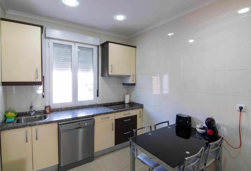 דירת שלושה חדרים, Apartamento Paris