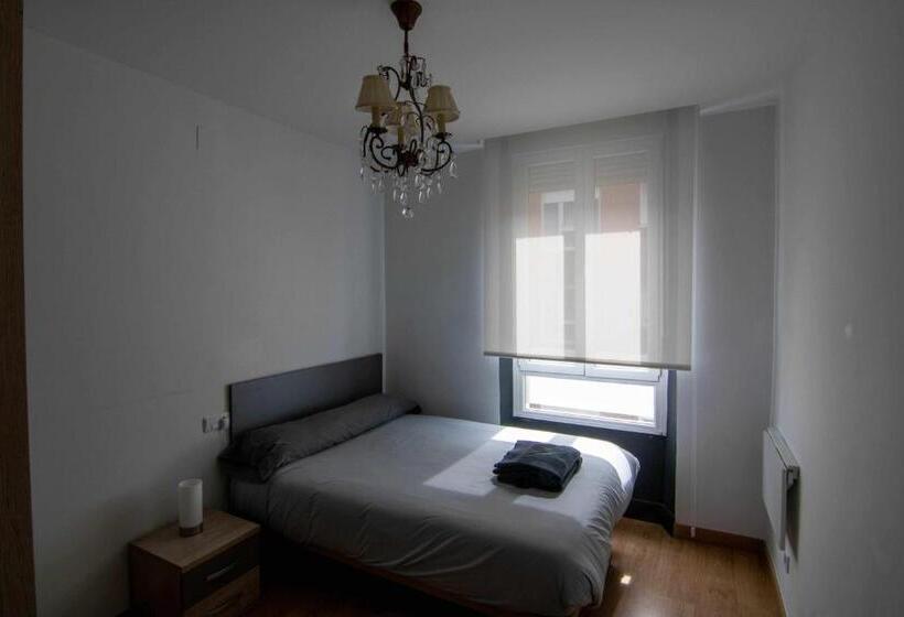 דירת שלושה חדרים, Apartamento Paris