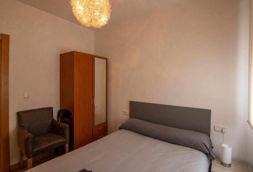דירת שלושה חדרים, Apartamento Paris