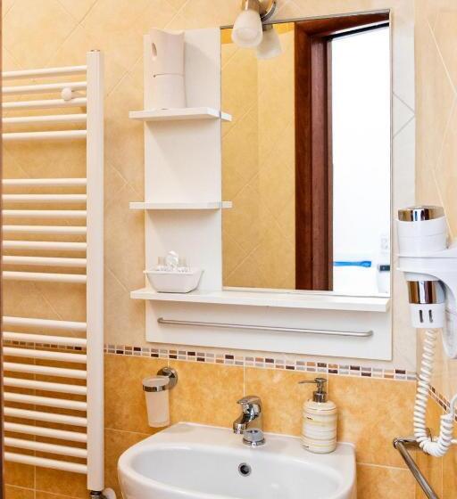 اتاق استاندارد سه نفره, B&b Lo Scrigno