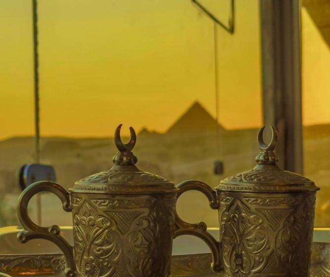 اتاق لوکس, Queen Pyramids View