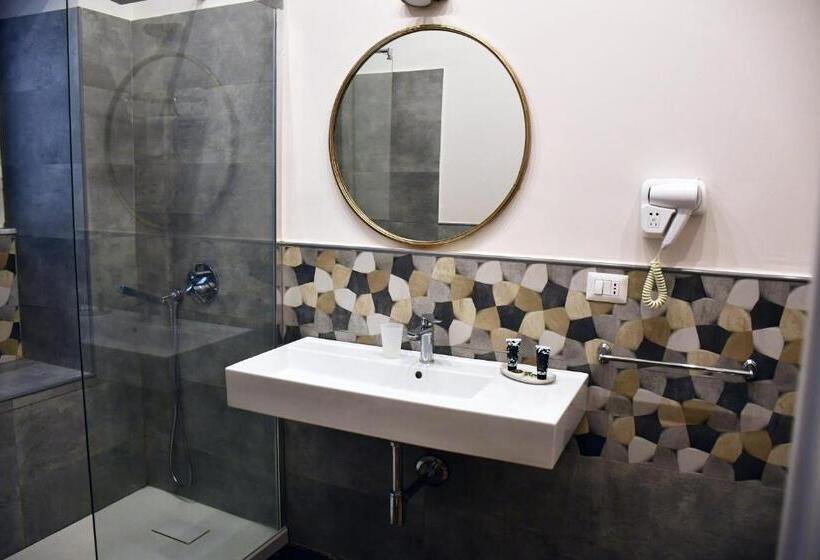 اتاق استاندارد, B&b Romeo Luxury Rooms