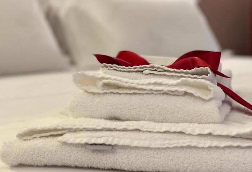 اتاق لوکس با بالکن, B&b Romeo Luxury Rooms