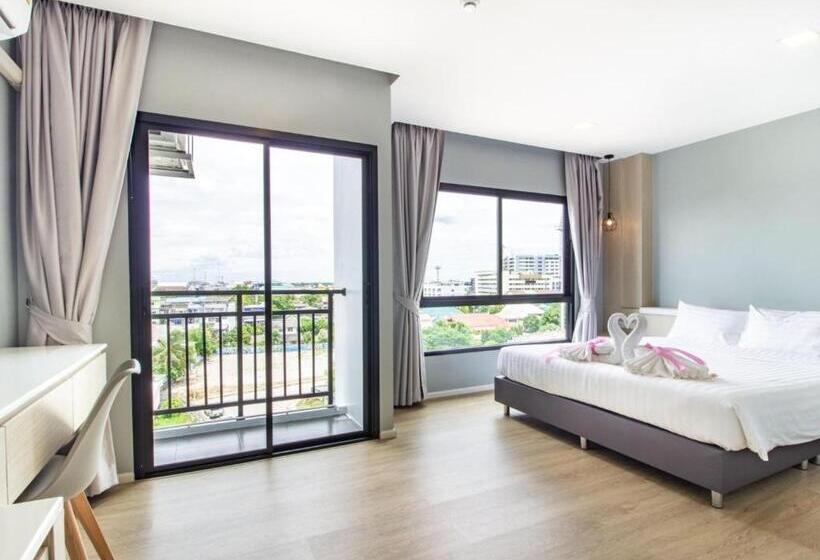 带大床的豪华间, Napa Hotel Ratchaburi