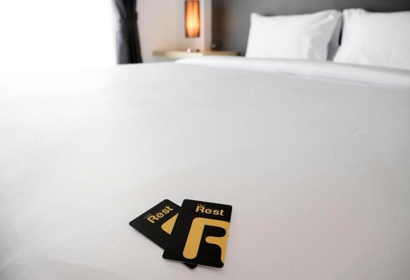 스탠다드 룸 킹사이즈 침대, The Rest Hotel   ประจวบ