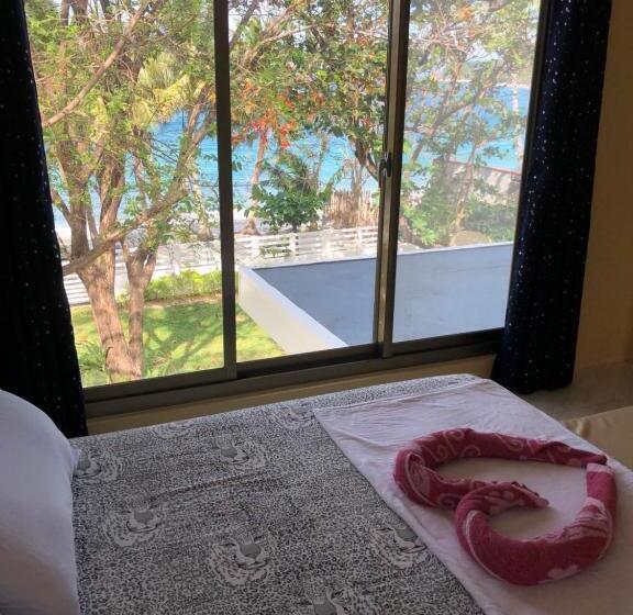 Люкс Кровать Кинг, Amami Beachfront Villa With Private Beach