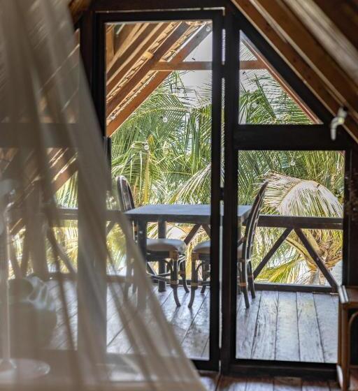 Бунгало Deluxe, Amami Beachfront Villa With Private Beach