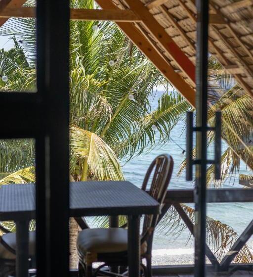 Бунгало Deluxe, Amami Beachfront Villa With Private Beach