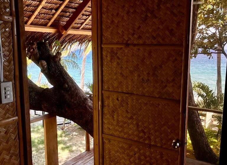 Бунгало Стандарт Вид на Море, Amami Beachfront Villa With Private Beach