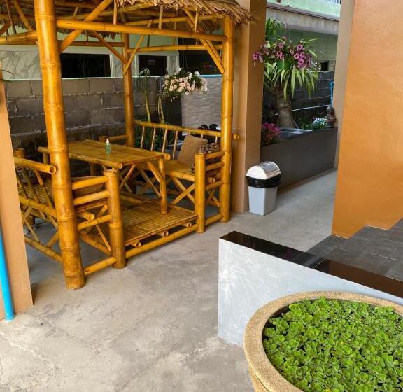 اتاق سوپریور سه تخته, Golf House