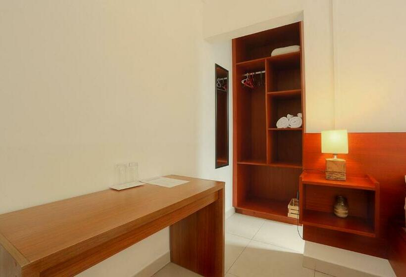اتاق استاندارد با بالکن و چشم‌انداز دریا, Auberge Seafever