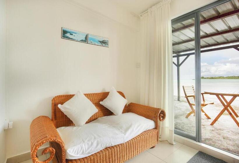 اتاق لوکس با بالکن و چشم‌انداز دریا, Auberge Seafever