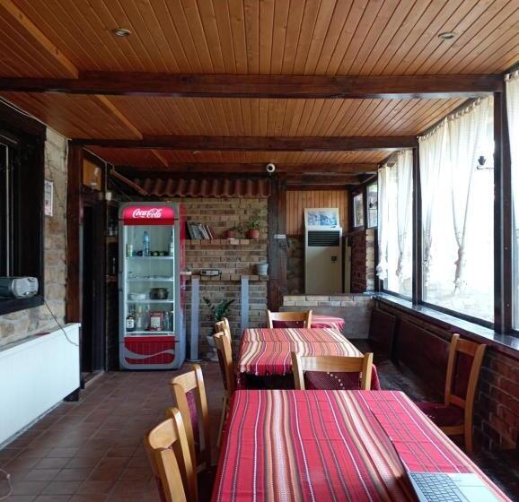 Номер Стандарт Трехместный, Toncho S Guest House For 16 Guests