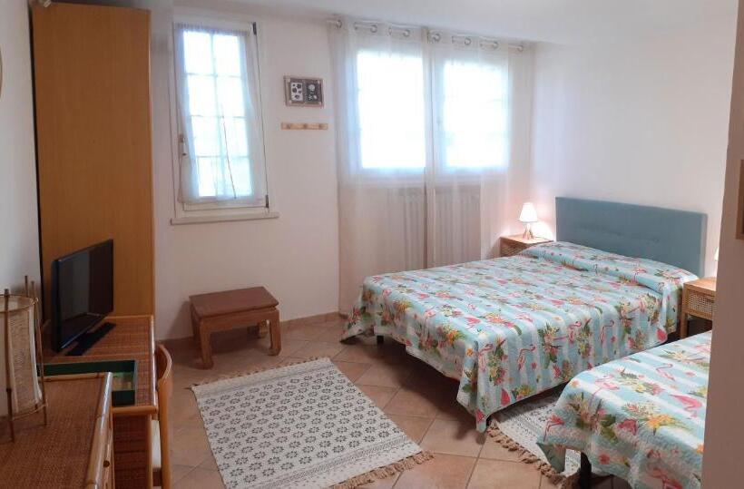 Трехместный Номер Стандарт Вид на Сад, Villa Bruna