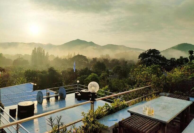 Номер Стандарт Трехместный, Baan Mai Hom Resort Suan Phueng