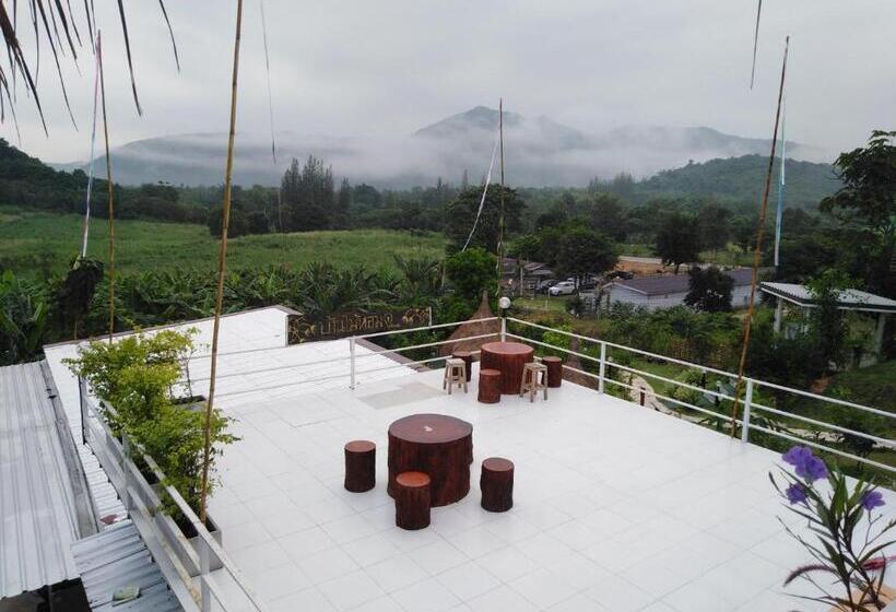 Номер Стандарт Трехместный, Baan Mai Hom Resort Suan Phueng