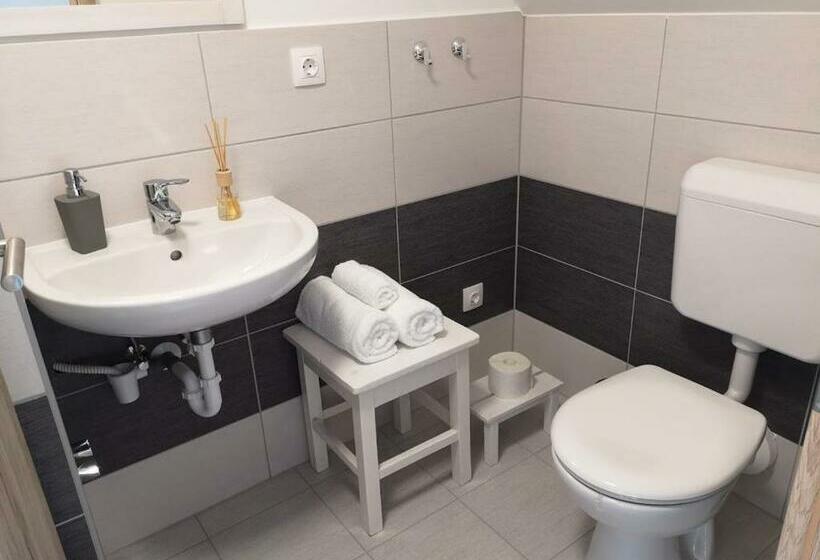 Номер Стандарт, Rozé Vendégház