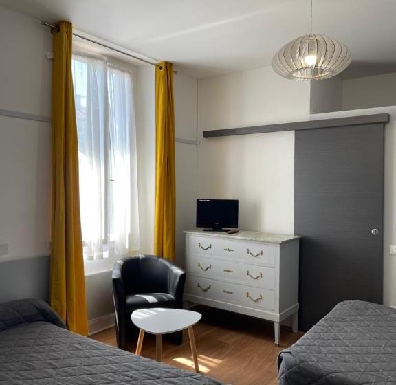חדר סופריור לשלושה, Hôtel Du Clos Fleuri