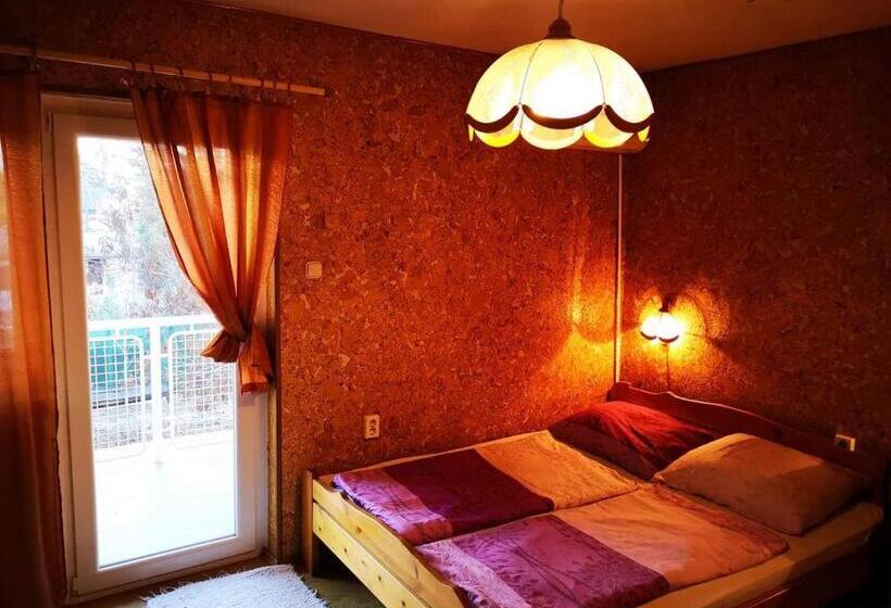 スタンダードルーム, Széplak Apartman
